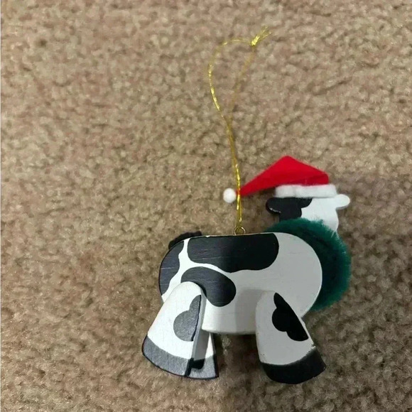 Vintage Avon Christmas Ornament- Holly Jolly Cow With Wreath And Bell Roughly 3” - Picture 6 of 6